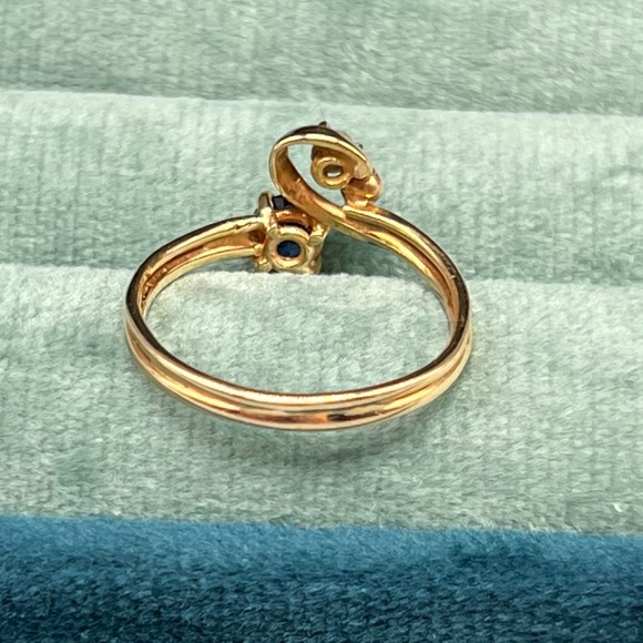 14k Yellow Gold, Dark Blue Round Sapphire, & Round Diamond, Ring, Size 6. - Picture 3 of 12